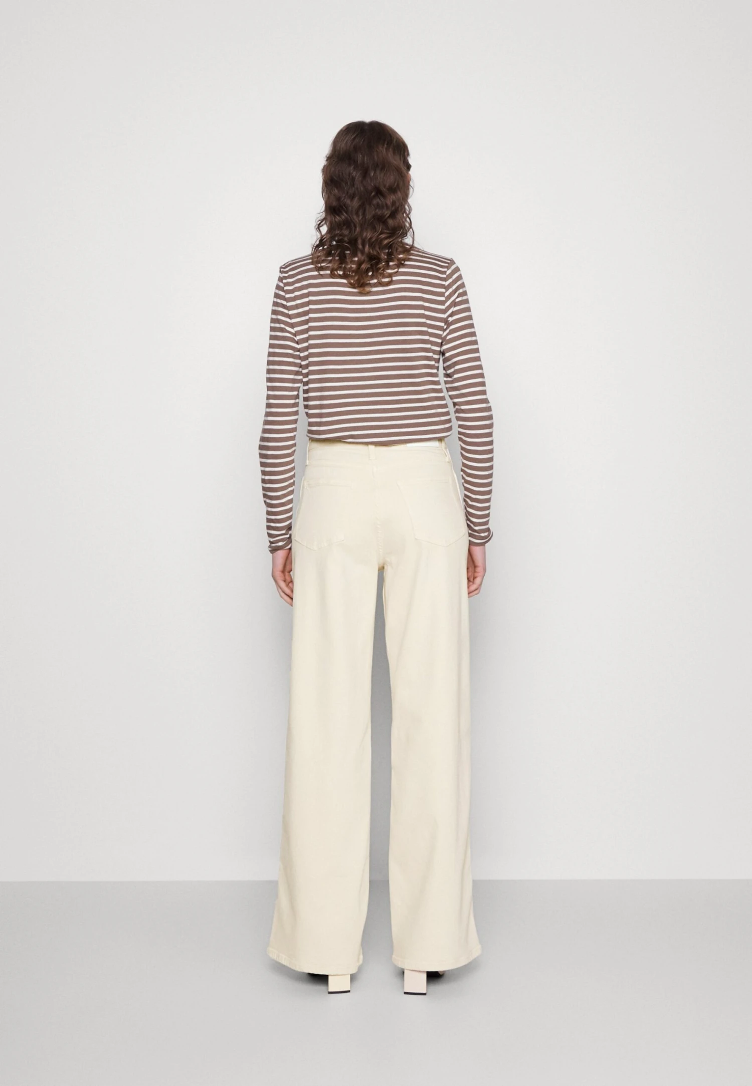 Calvin Klein Wide- Bootcut Jeans - Denim Light - Afbeelding 3