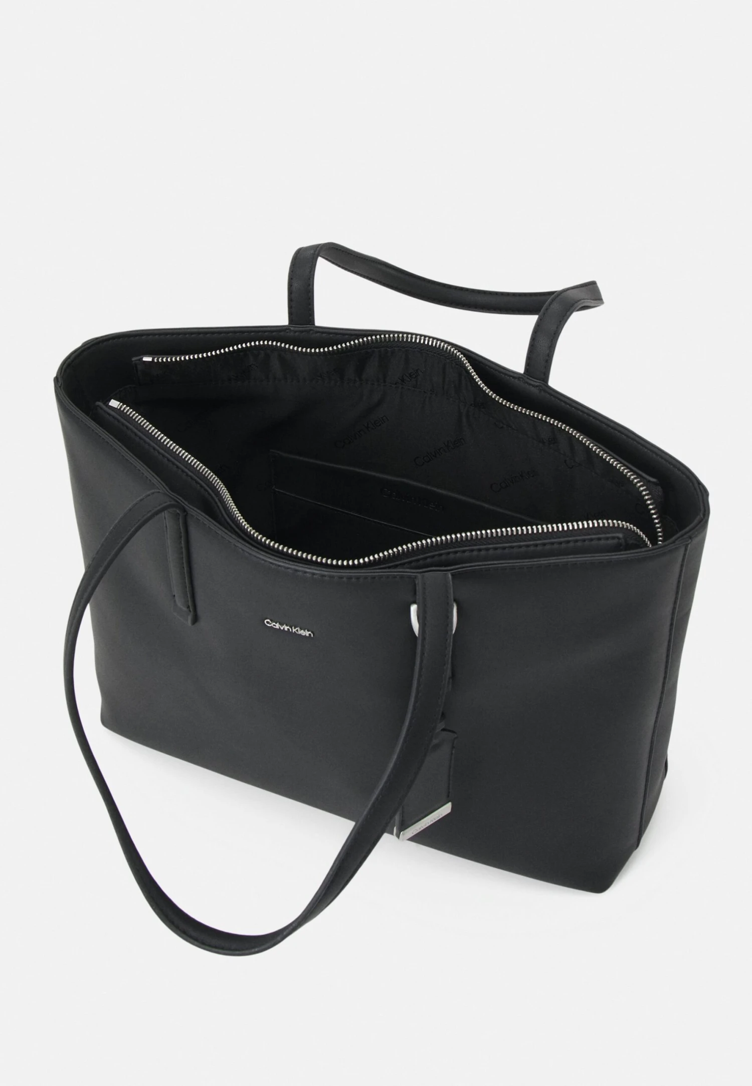 Calvin Klein Must Shopper Md - Handtas - Black - Afbeelding 5