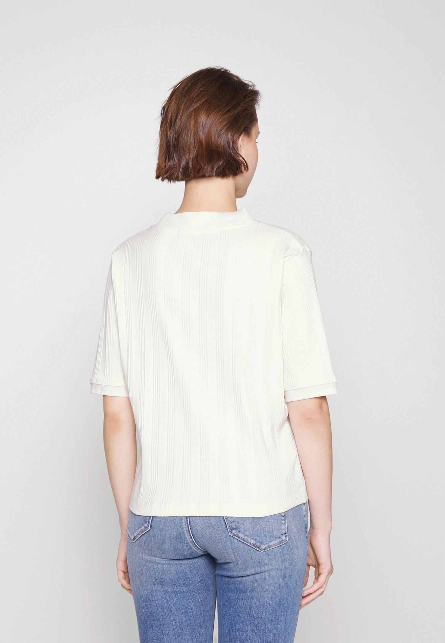 Calvin Klein Jeans Badge Short Sleeve Slim Tee - T-Shirt Basic - Ivory - Afbeelding 3