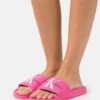 Calvin Klein Jeans Slide Monogram- Badslippers - Raspberry Sorbet