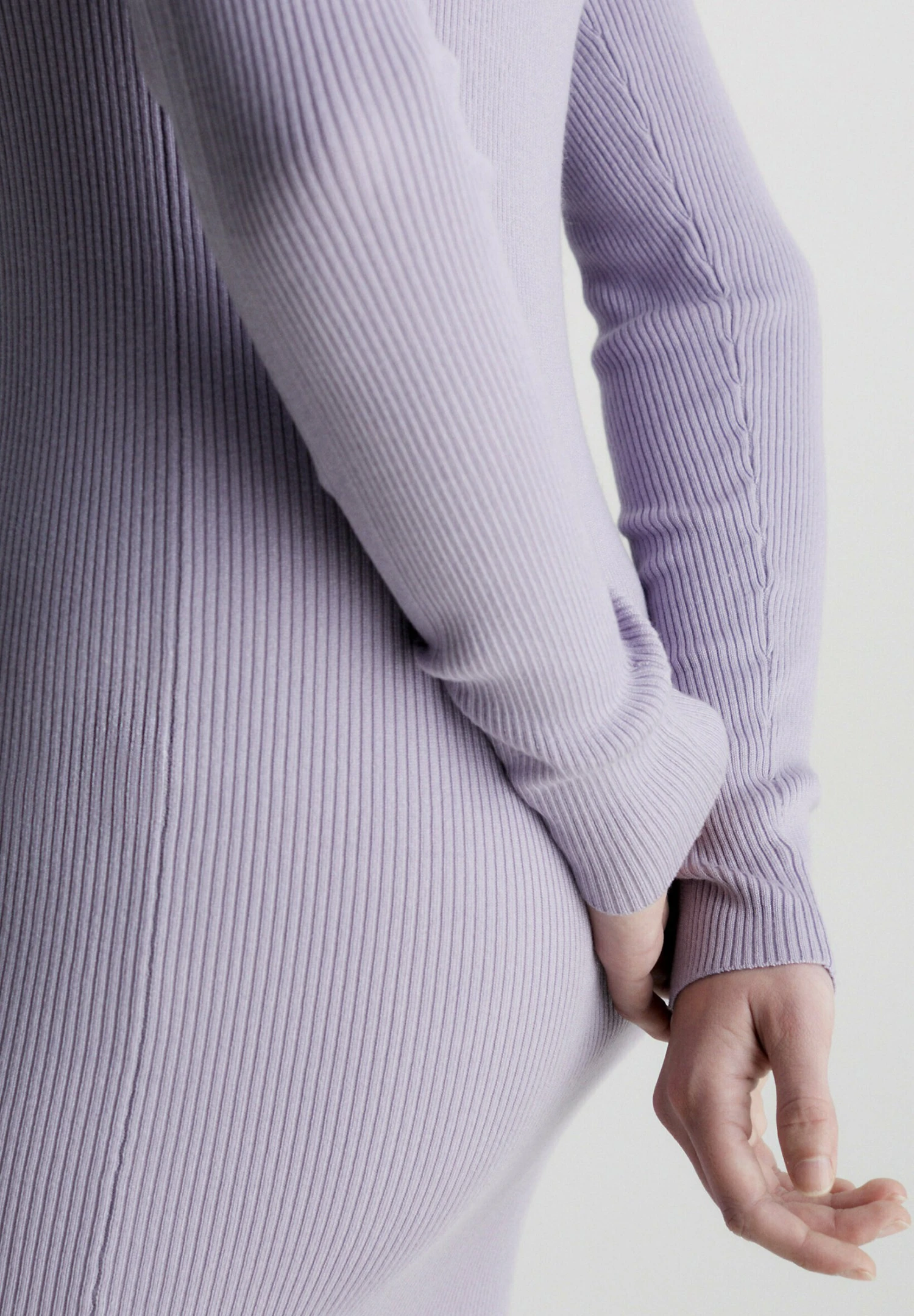 Calvin Klein Jeans Badge Roll Neck Dress - Etui-Jurk - Lavender Aura - Afbeelding 4