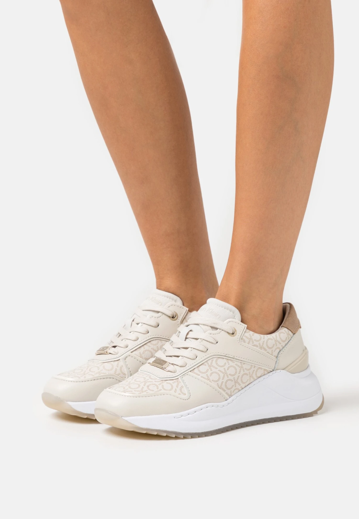 Calvin Klein Chunky Intern Wedge Lace Up - Sneakers Laag - Dark Ecru/Silver Mono