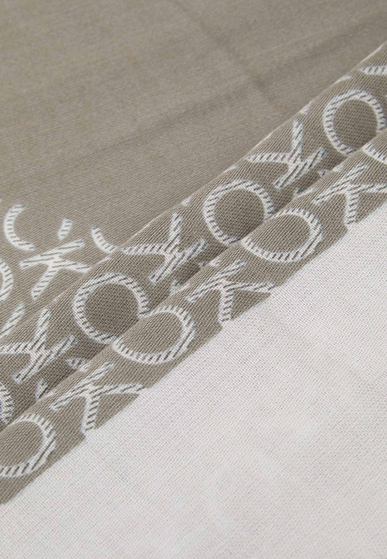 Calvin Klein Geo Minimal Logo Shawl - Sjaal - White - Afbeelding 4