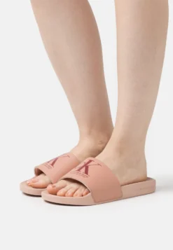 Calvin Klein Jeans Slide Oversized Brand- Muiltjes - Cafe Creme