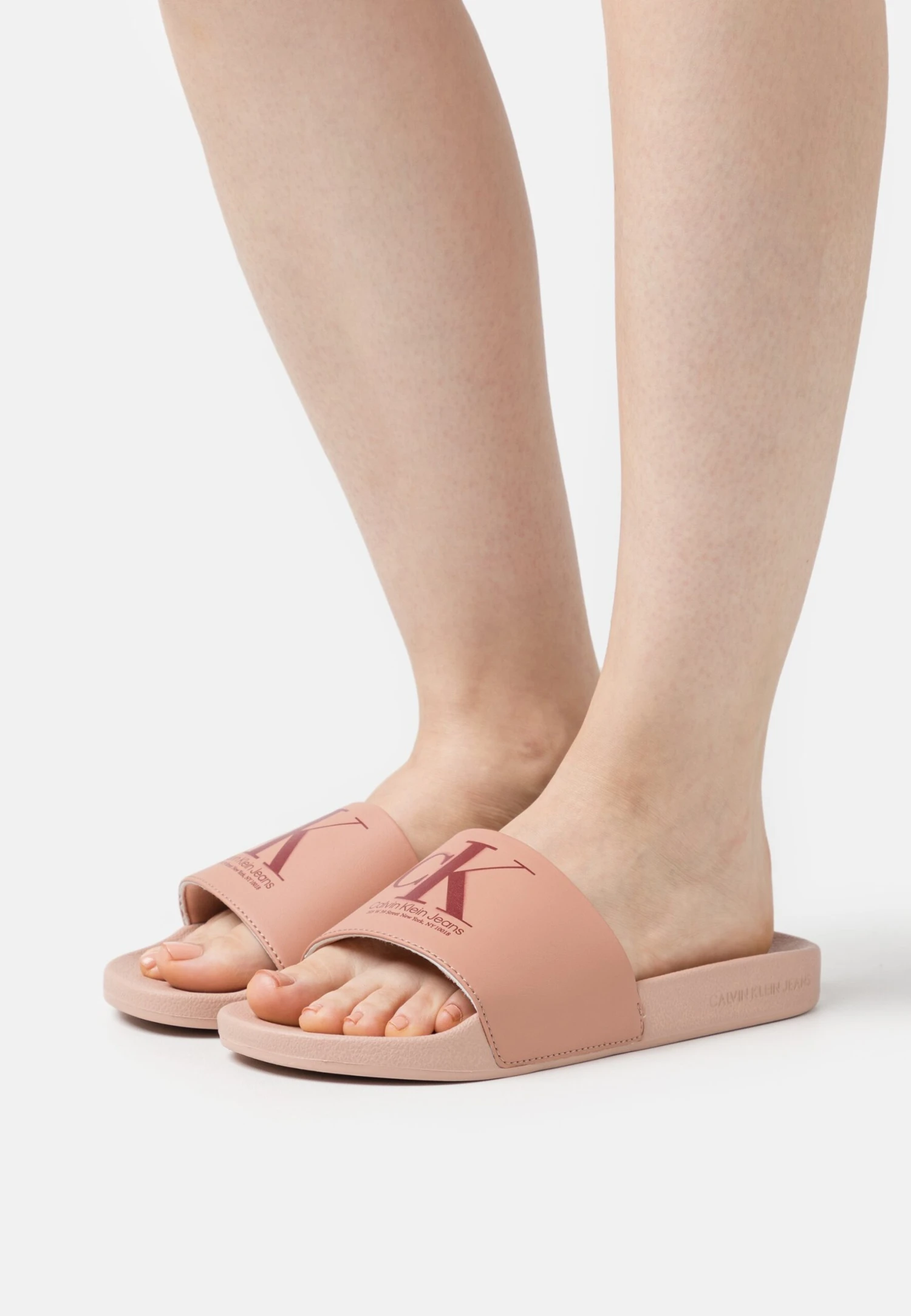 Calvin Klein Jeans Slide Oversized Brand- Muiltjes - Cafe Creme