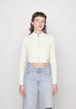 Calvin Klein Jeans Badge Cropped Zip Through - Vest - Ivory