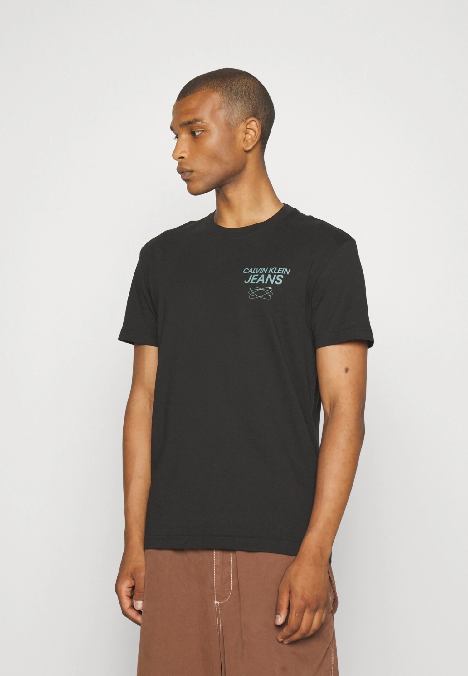 Calvin Klein Jeans Future Galaxy Back Graphic Tee Unisex - T-Shirt Print - Black - Afbeelding 3