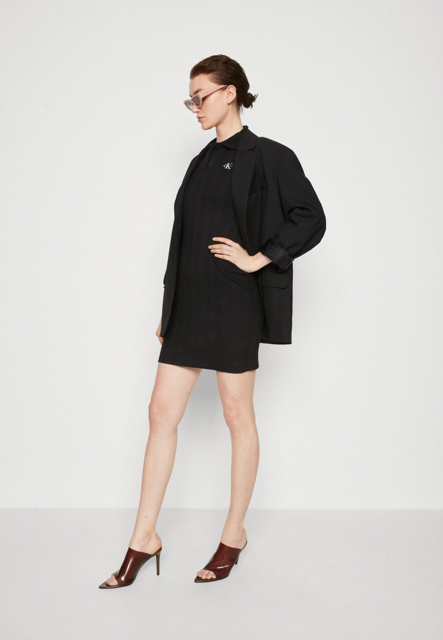 Calvin Klein Jeans Badge Collar Dress - Jerseyjurk - Black - Afbeelding 2