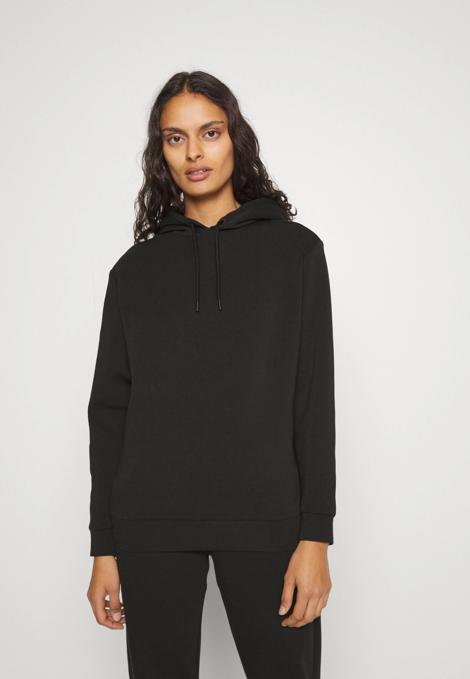 Calvin Klein Minimal Logo Hoodie - Sweater - Black