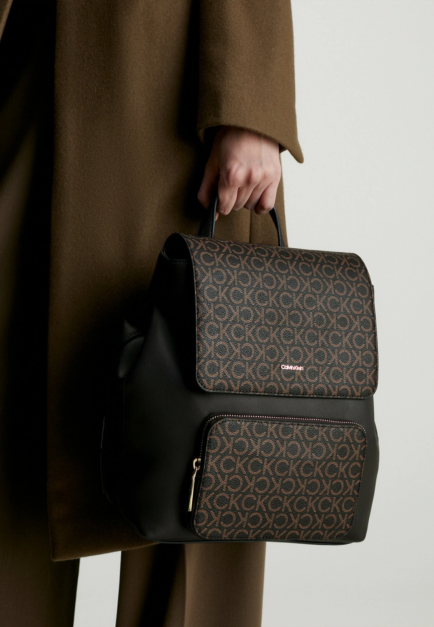 Calvin Klein Logo Flap - Rugzak - Brown Mono - Afbeelding 2