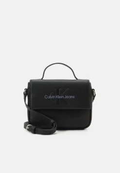 Calvin Klein Jeans Sculpted Boxy Flap Cb20 Mono - Schoudertas - Fashion Black