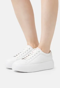 Calvin Klein Bubble Cupsole Lace Up - Sneakers Laag - White/Crystal Gray