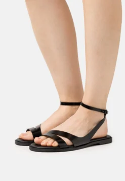 Calvin Klein Almond- Sandalen - Black