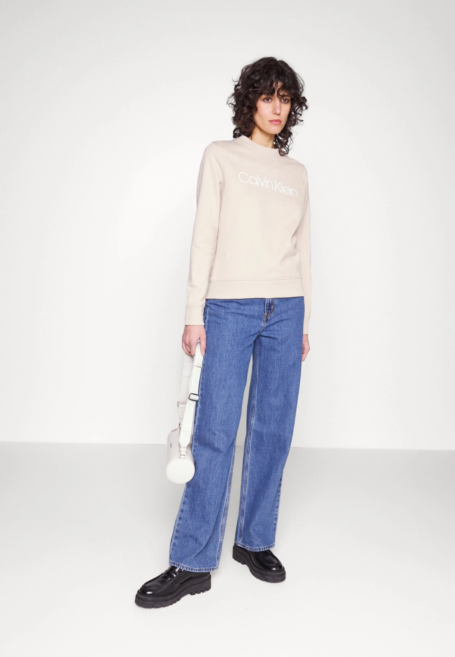 Calvin Klein Core Logo - Sweater - White Clay - Afbeelding 2