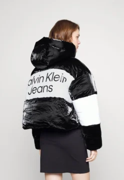 Calvin Klein Jeans Blocking Cropped Puffer - Winterjas - Black/Bright White