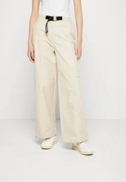 Calvin Klein Jeans High Waist Utility Wide Pants - Cargobroek - Classic Beige
