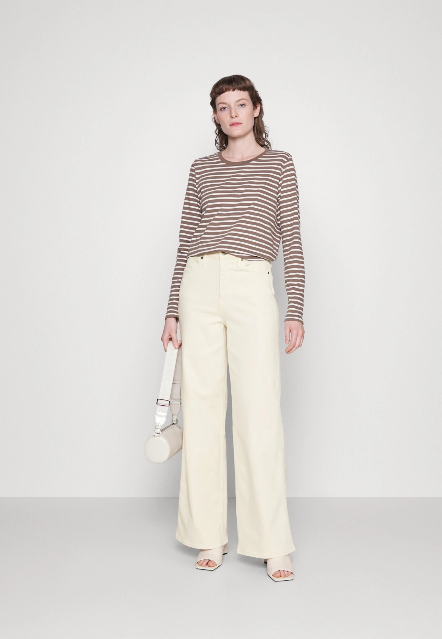 Calvin Klein Wide- Bootcut Jeans - Denim Light - Afbeelding 2