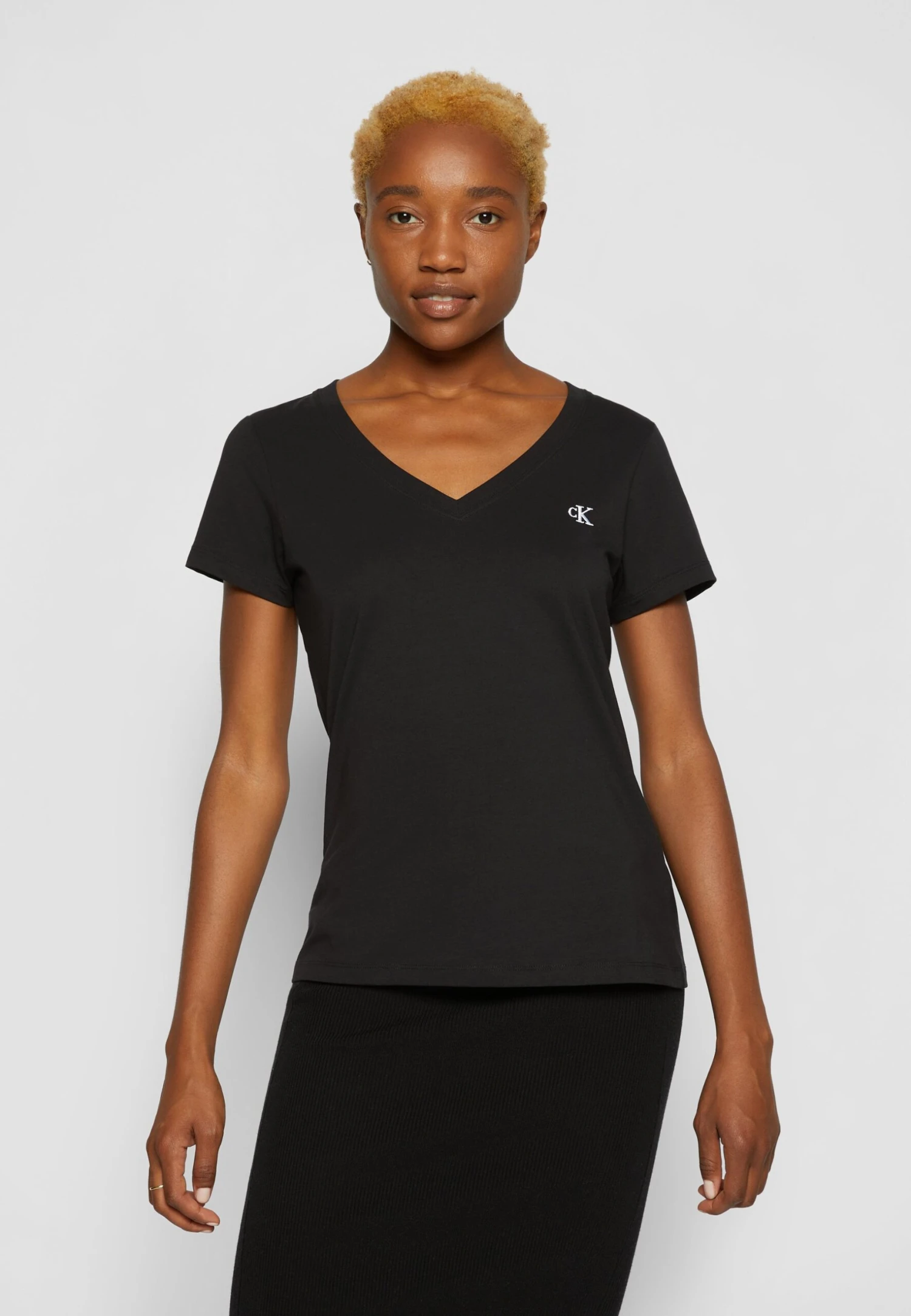 Calvin Klein Jeans Embroidery V Neck - T-Shirt Basic - Black - Afbeelding 3