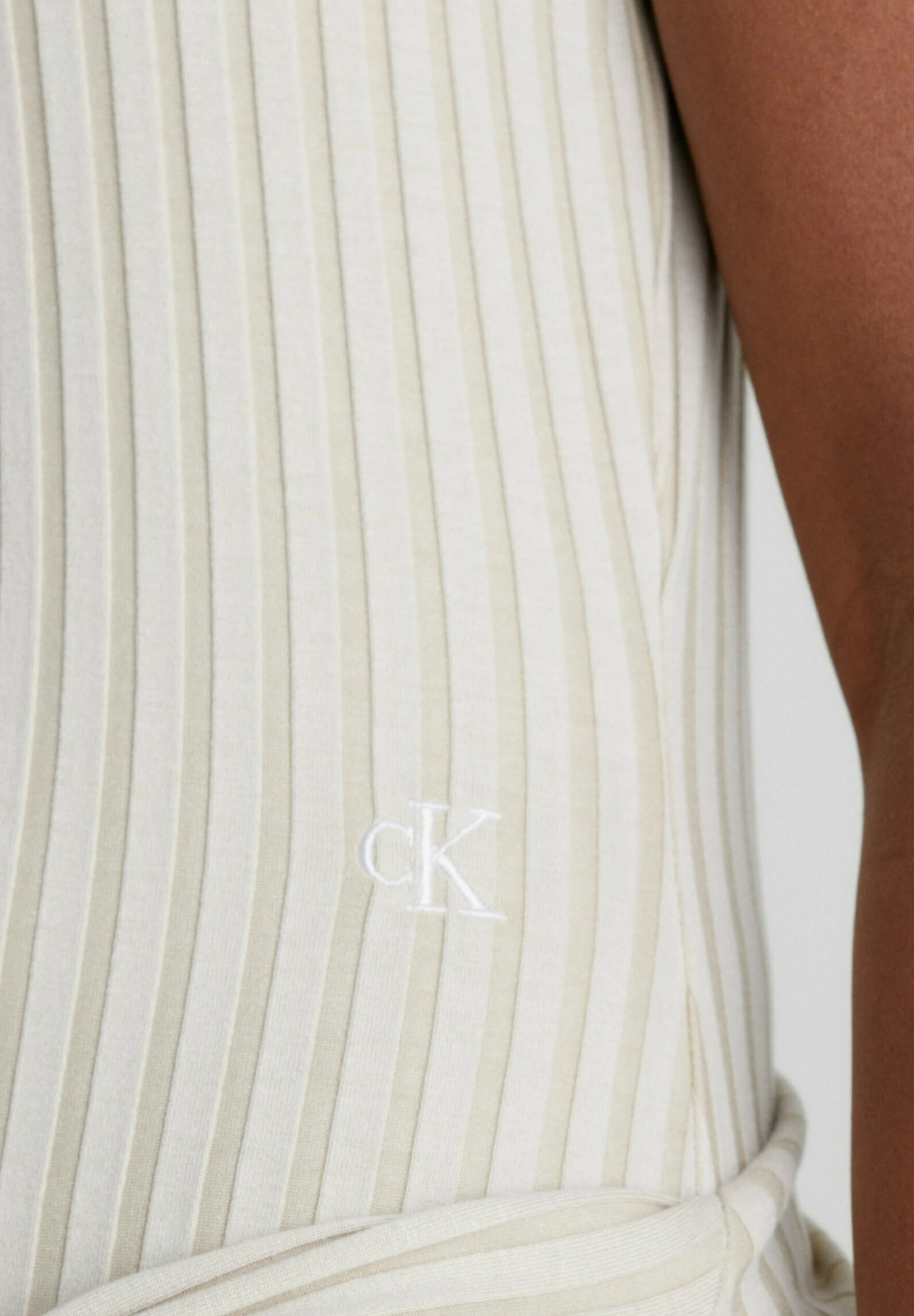 Calvin Klein Jeans Zipper Elongated - Etui-Jurk - Classic Beige - Afbeelding 4