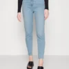 Calvin Klein Jeans Mom - Relaxed Fit Jeans - Denim Light