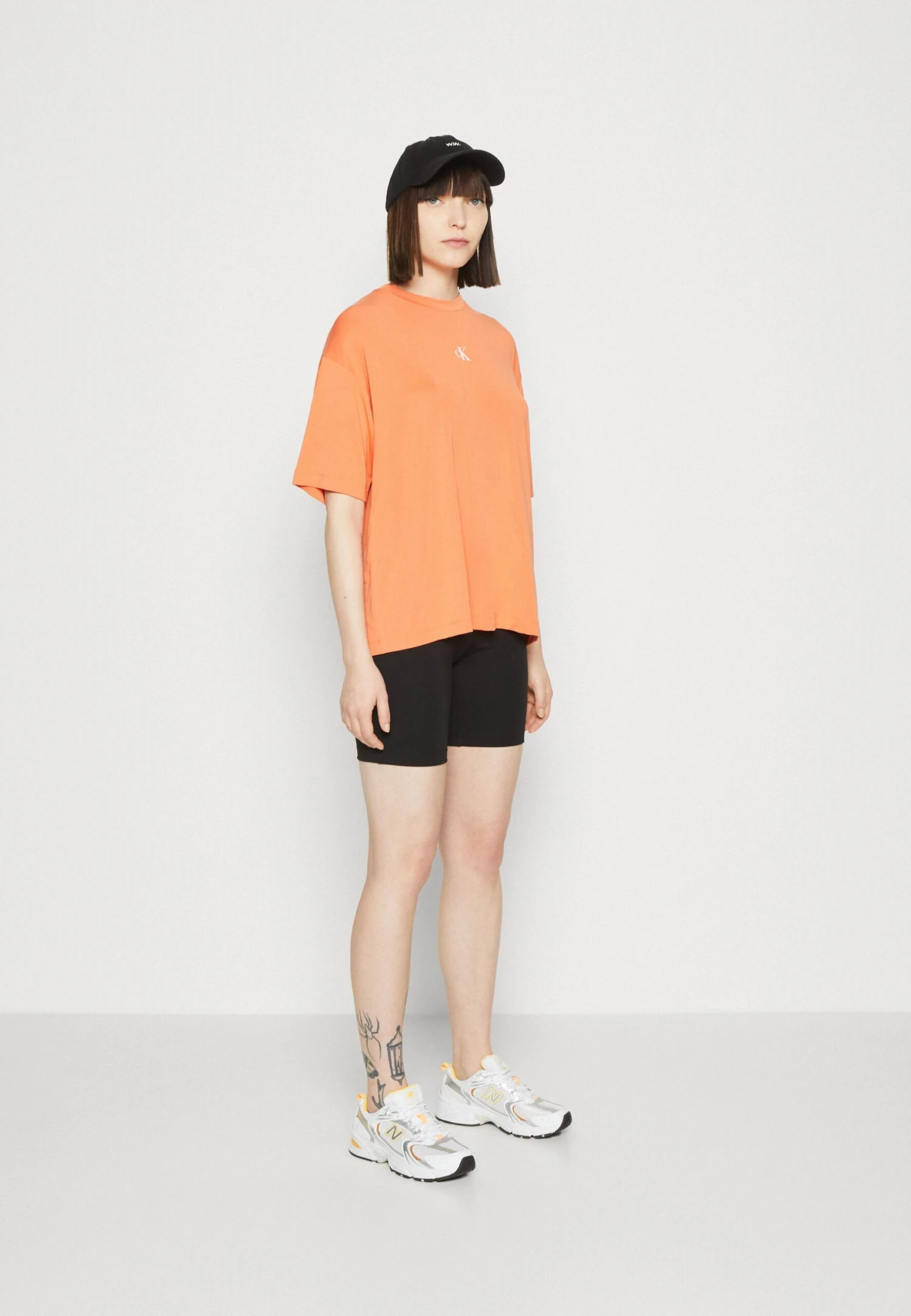 Calvin Klein Jeans Logo Boyfriend Tee - T-Shirt Print - Summer Squash - Afbeelding 2