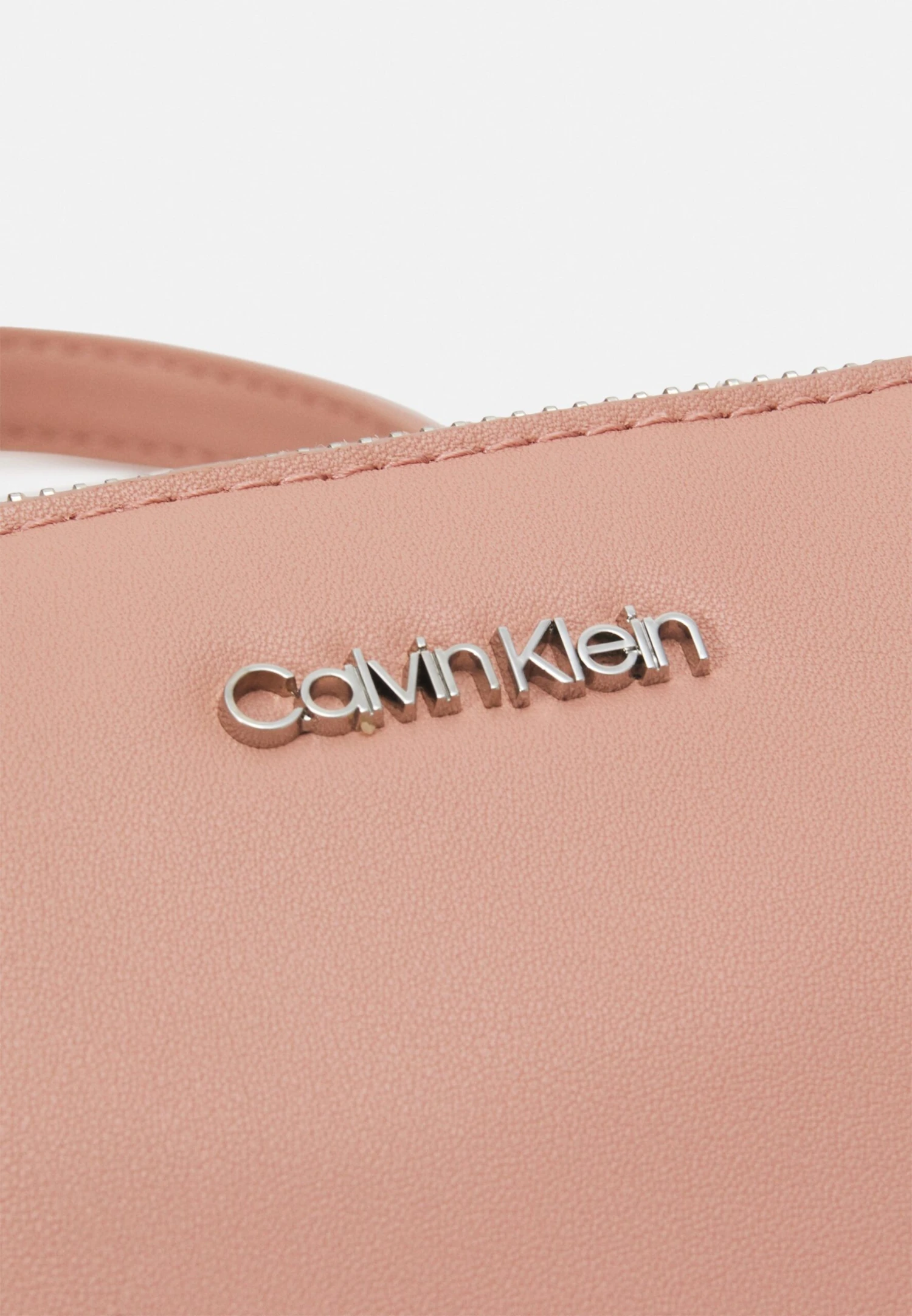 Calvin Klein Must Crossbody - Schoudertas - Café Au Lait - Afbeelding 5