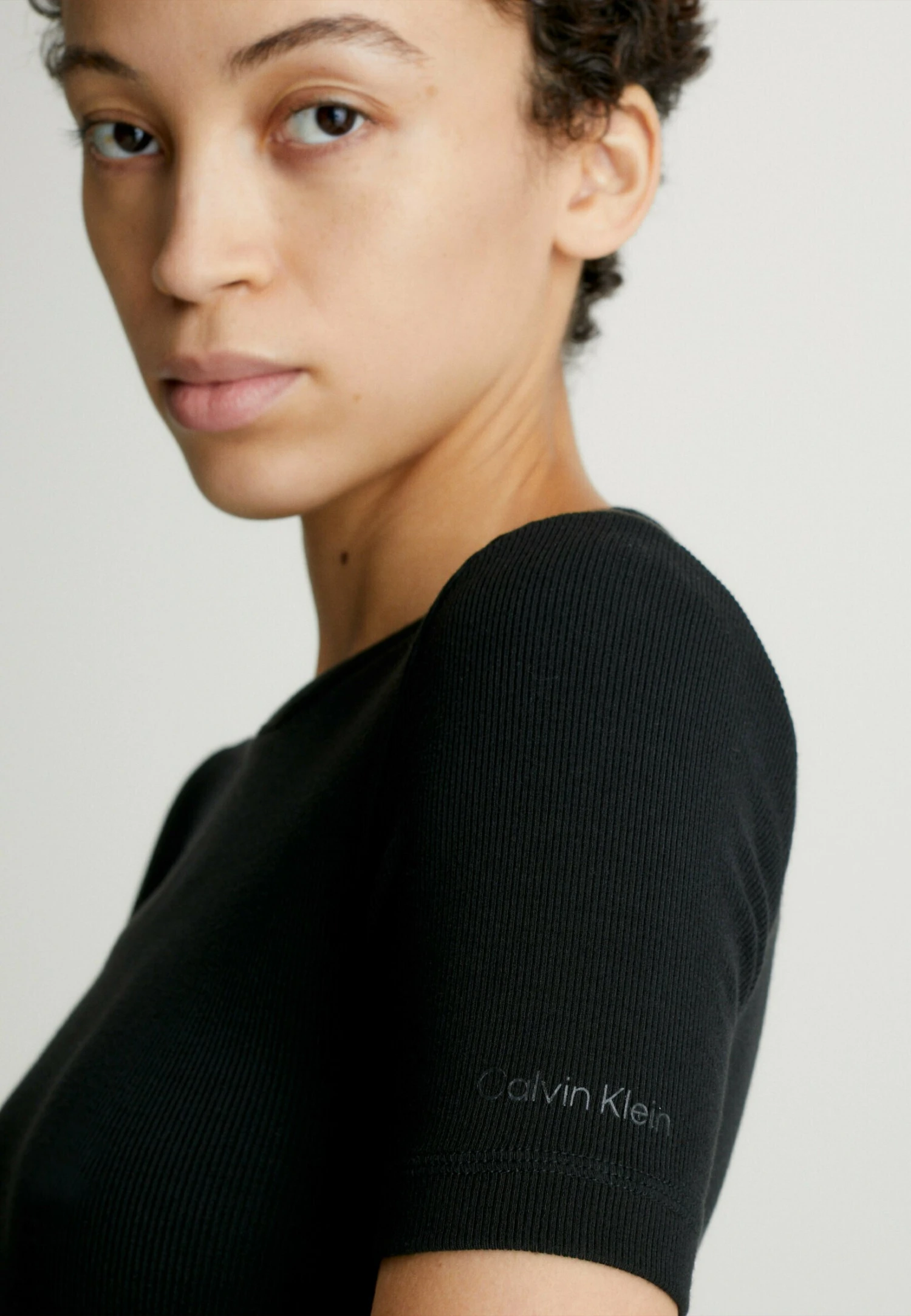 Calvin Klein Skinny- T-Shirt Basic - Ck Black - Afbeelding 4