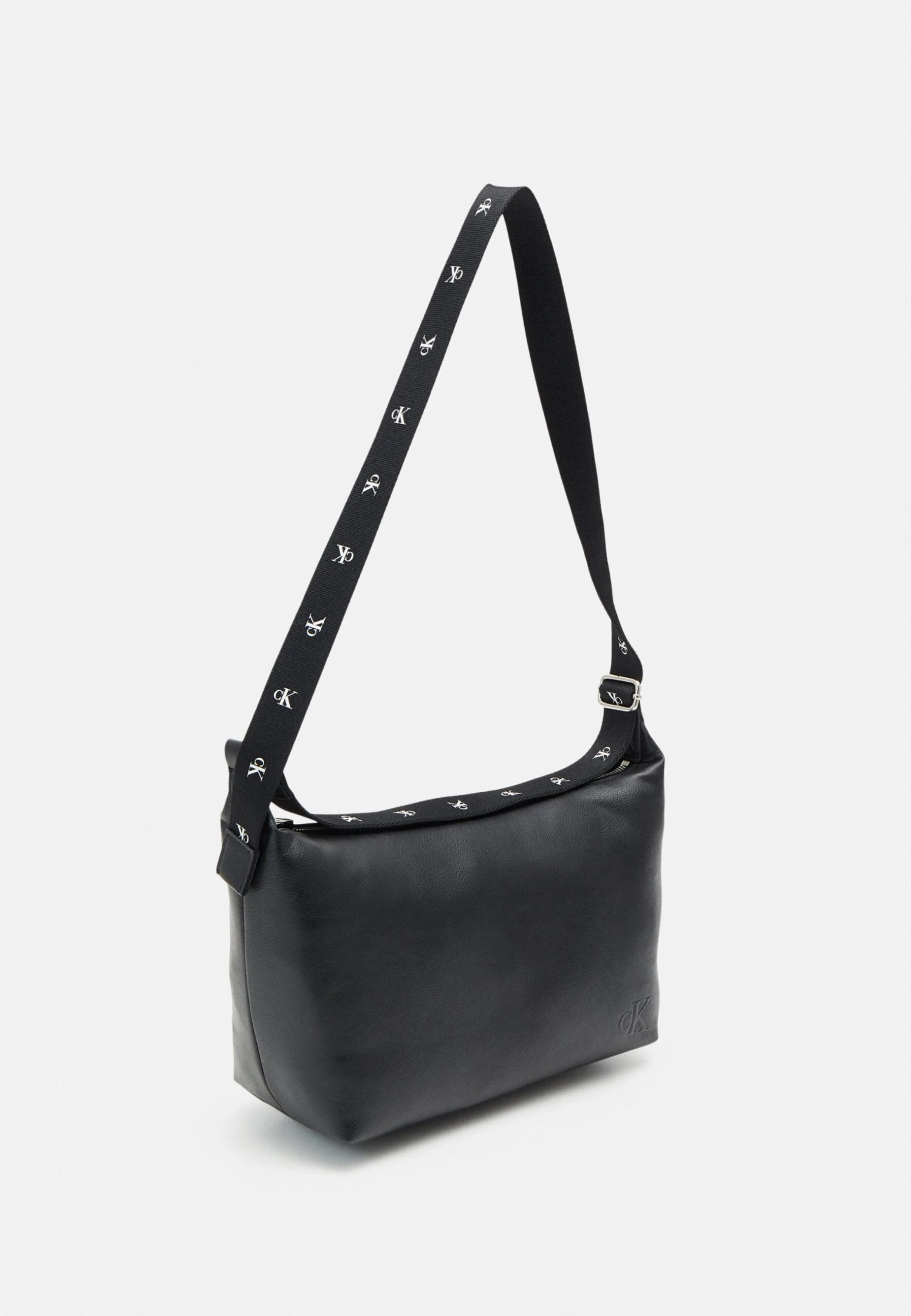 Calvin Klein Jeans Ultralight Shoulder 28 - Handtas - Black - Afbeelding 2