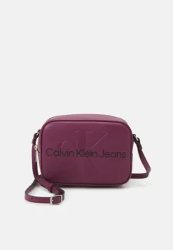 Calvin Klein Jeans Sculpted Bag Mono - Schoudertas - Amaranth