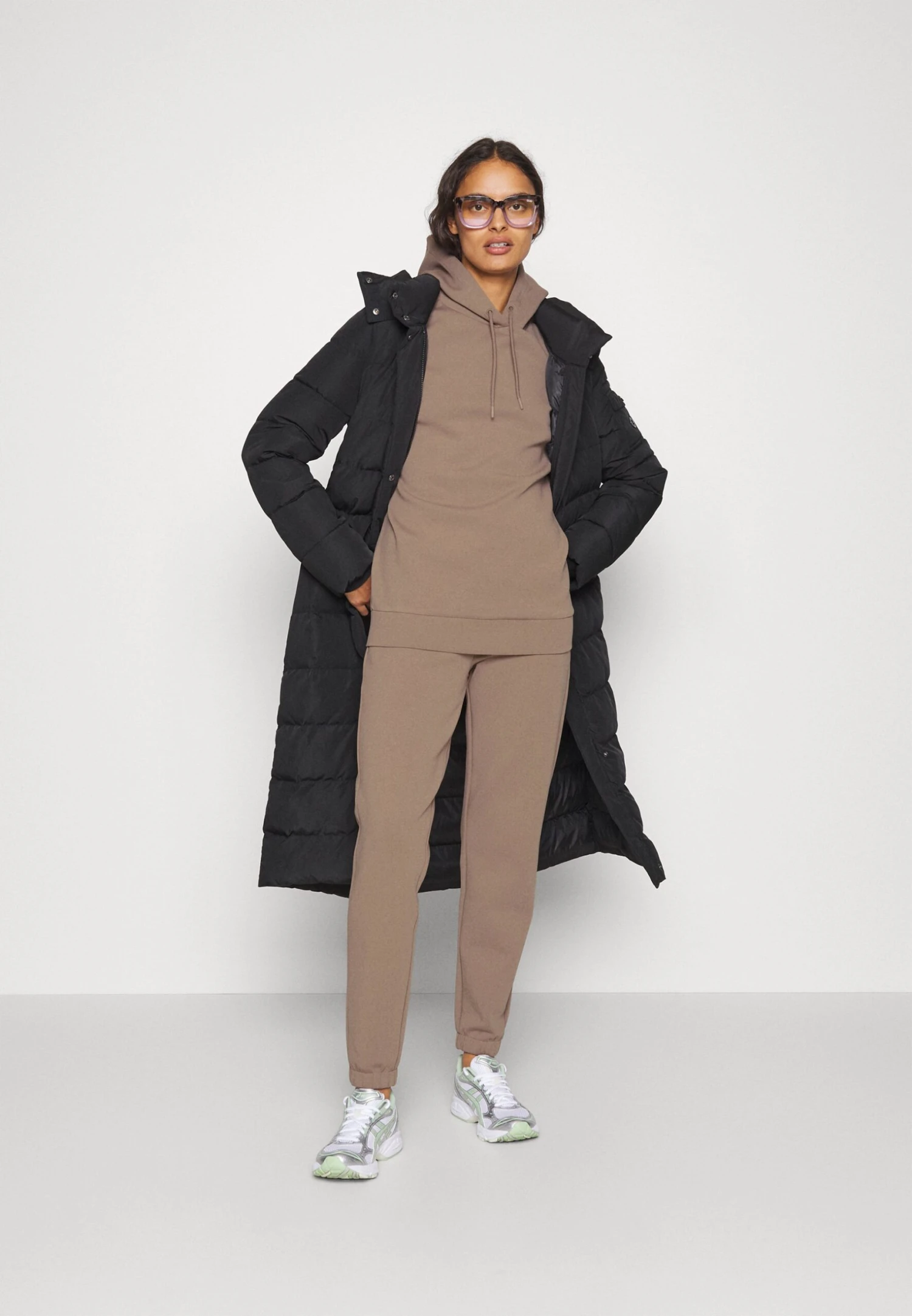 Calvin Klein Minimal Logo Scuba - Trainingsbroek - City Taupe - Afbeelding 2