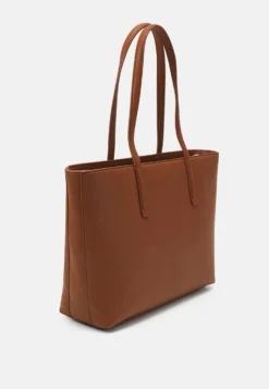 Calvin Klein Must Shopper Md - Handtas - Cognac