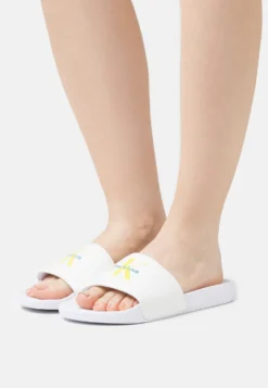 Calvin Klein Jeans Cap Pride Slide Logo - Muiltjes - White