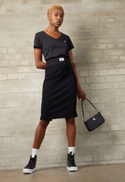 Calvin Klein Jeans Embroidery V Neck - T-Shirt Basic - Black