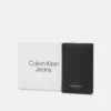 Calvin Klein Jeans Monogram Soft Compact Bifold Unisex - Portemonnee - Black