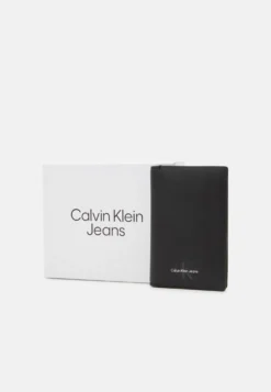 Calvin Klein Jeans Monogram Soft Compact Bifold Unisex - Portemonnee - Black