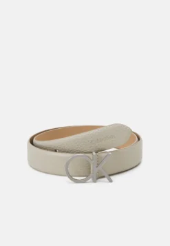 Calvin Klein Re Lock Ck Logo30Mm Pbl - Riem - Stoney Beige