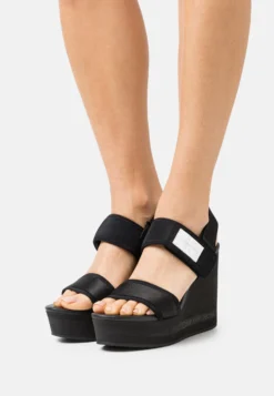 Calvin Klein Jeans Wedge Badge - Sandalen Met Plateauzool - Black