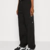Calvin Klein Jeans High Rise Straight - Cargobroek - Black
